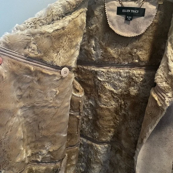 Ellen Tracy Cream and Tan Teddy Jacket with Plush Collar - Picture 4 of 8